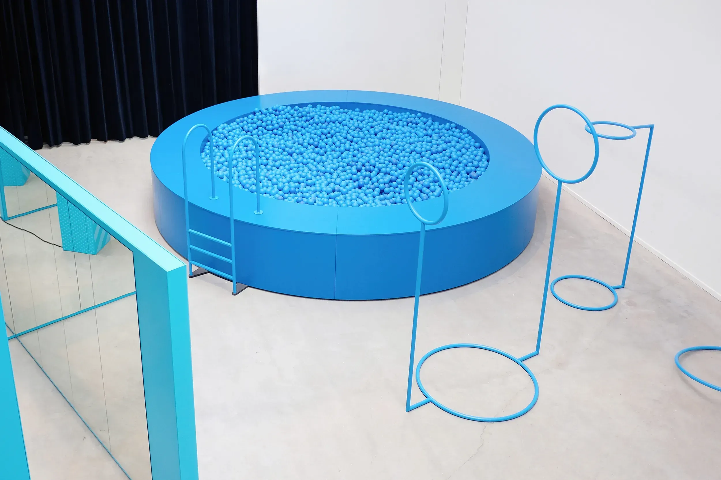 Adyen ball pit